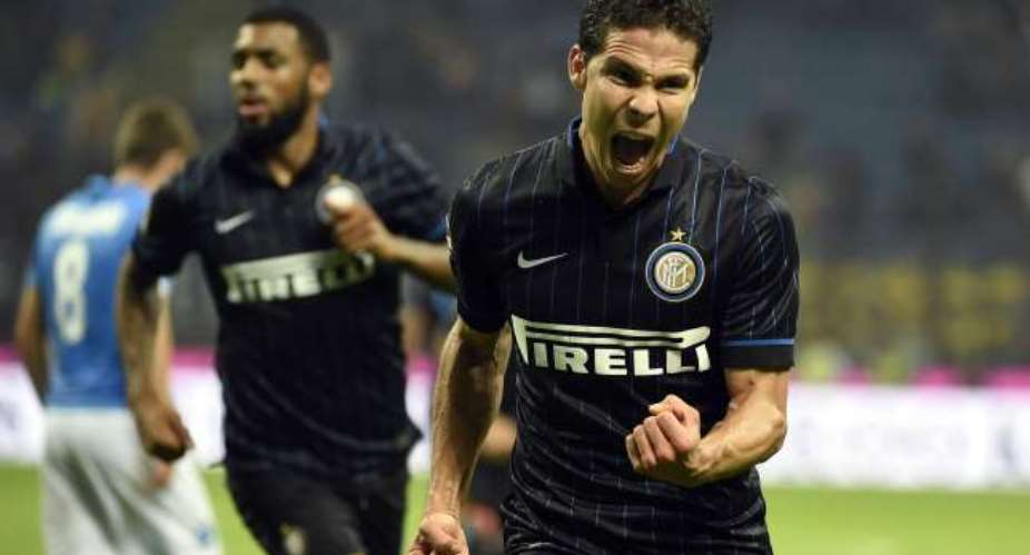 Inter strike late to earn 2-2 draw with Napoli in Serie A on Sunday