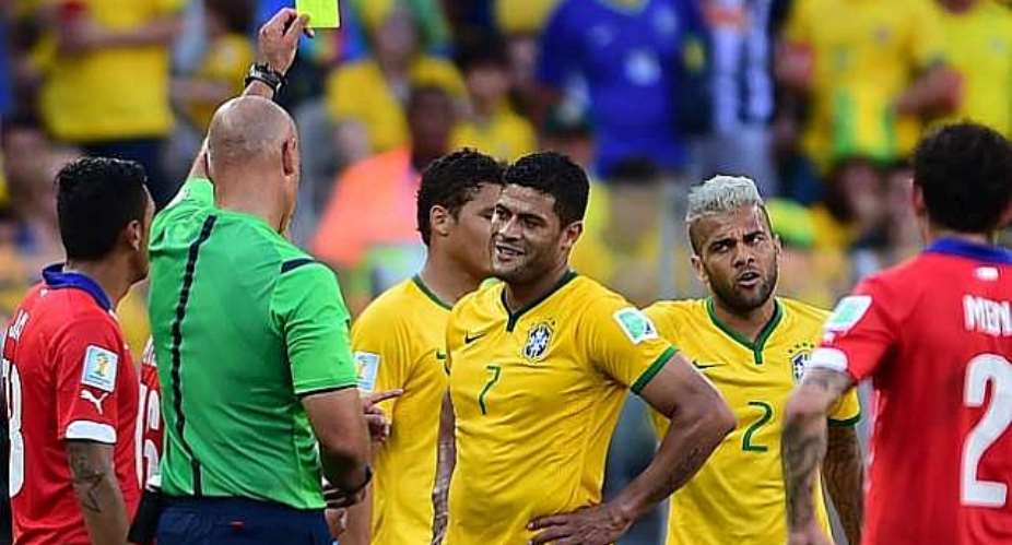 Referee issues: Brazil coach Luiz Felipe Scolari slams referee despite win over Chile