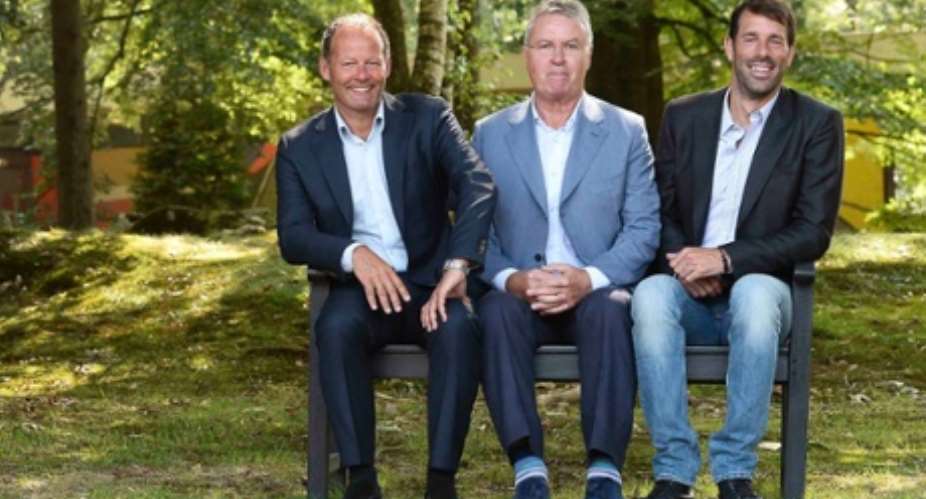 Ruud van Nistelrooy named Holland assistant coach under Guus Hiddink