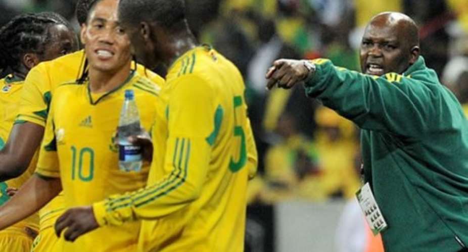 Ngongca urges South Africans to back coach Mosimane