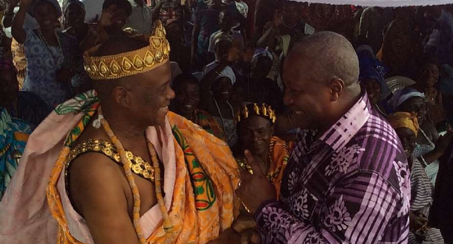 Torgbui Binah Lawluvi welcoming President Mahama to the Festival Grounds