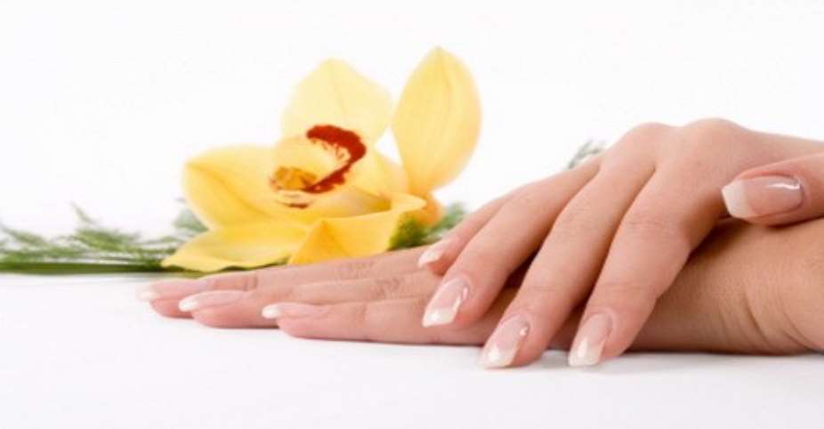 Top 10 tips to prevent and repair dry damaged nails
