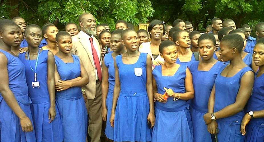 Amporfo-Twumasi challenges youth to aspire higher