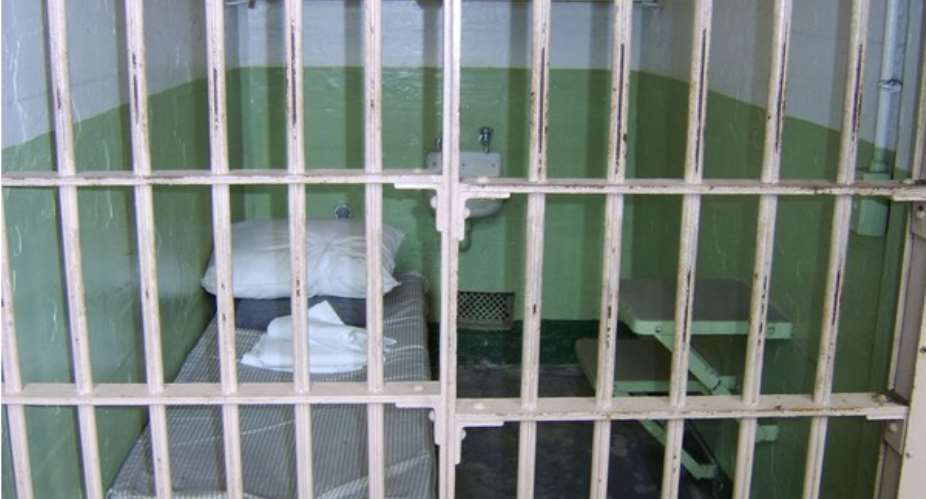 Notorious criminal jailed 10 years for stealing