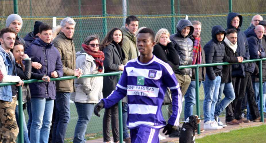 Emmanuel Sowah Adjei in action for Anderlecht.