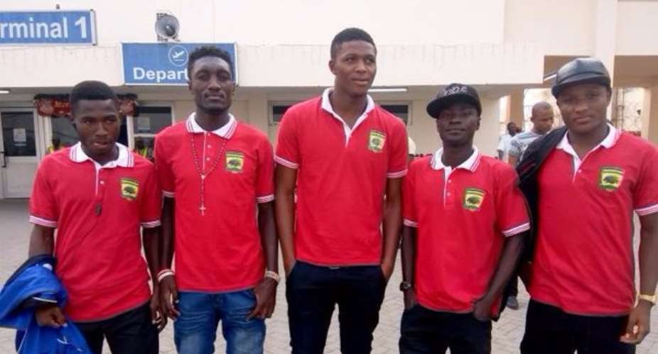 Asante Kotoko players at the Kotoka International Airport.