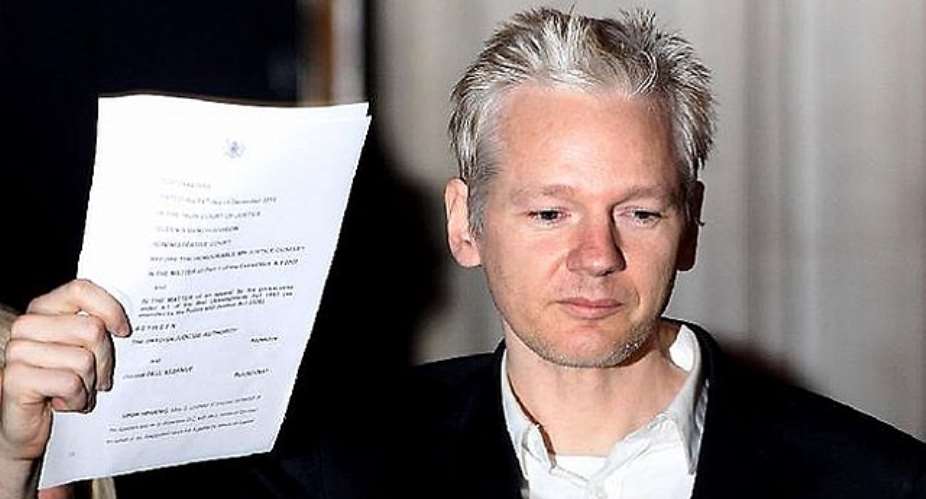Julian Assange, Ecuador and the Dangers of Farce