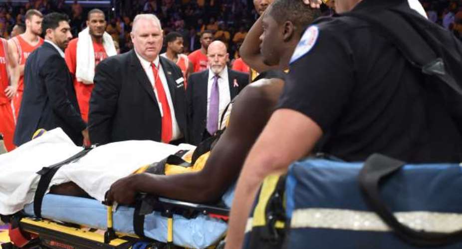 Help: Byron Scott supports Julius Randle of Los Angeles Lakers