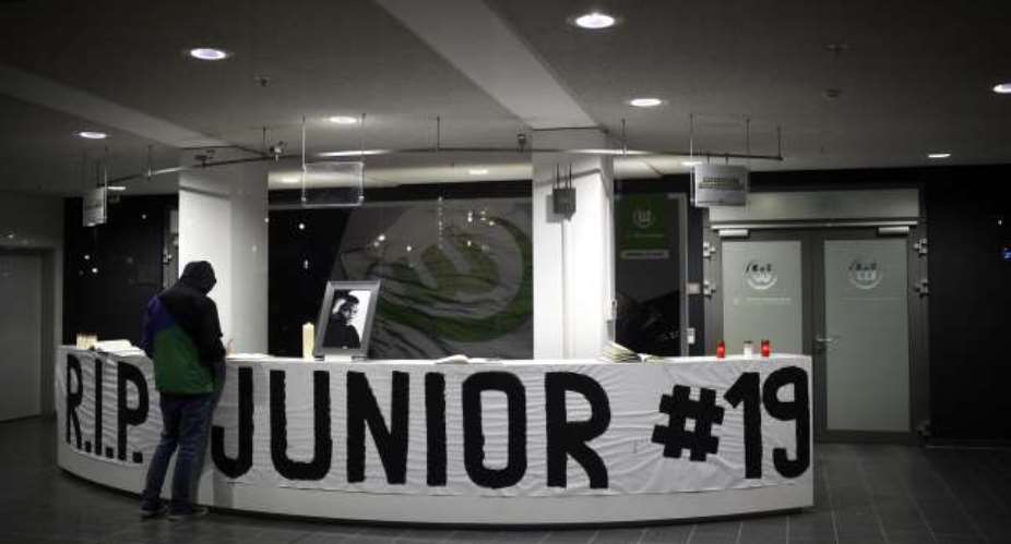 Tribute: Wolfsburg plan Junior Malanda tribute
