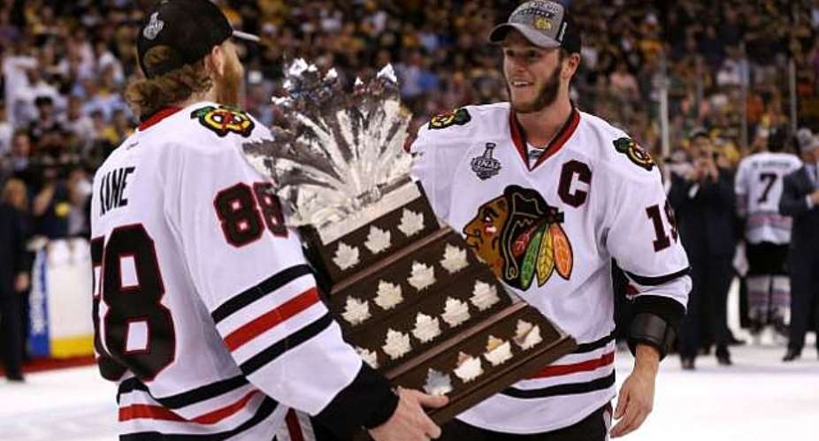 Jonathan Toews, Patrick Kane agree to eight-year extensions