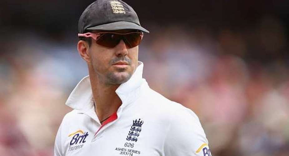 Kevin Pietersen points to unhappiness in England dressing room