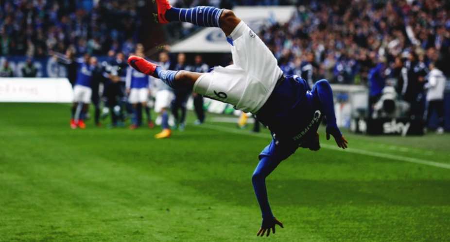 Kevin-Prince Boateng celebrates his assists for Schalke 04