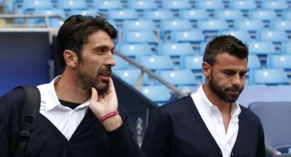 Veterans Buffon and Barzagli renew contracts with Juventus