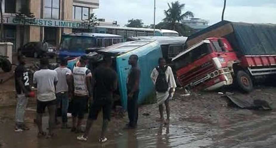 Accra floods: More than 100 feared dead after explosion