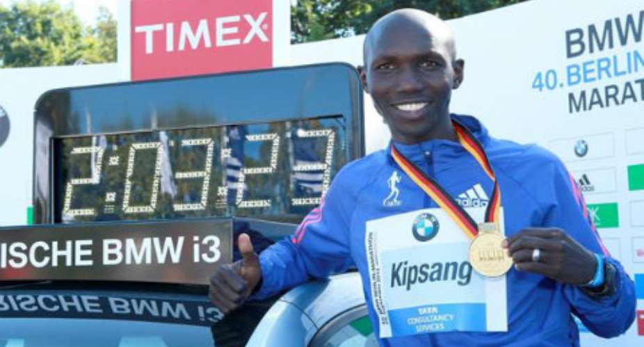 Kenyan Kimetto breaks marathon world record in Berlin
