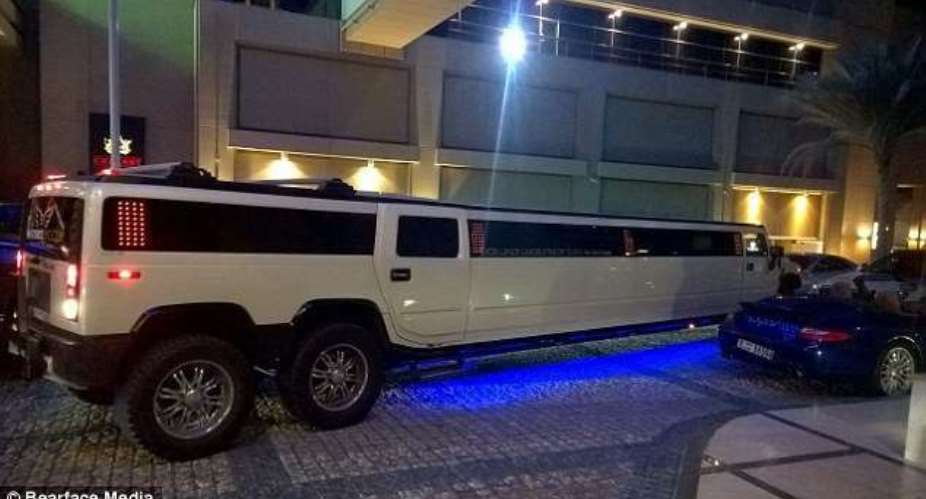 Liverpool: Players cruise Dubai in stretched Hummer H1