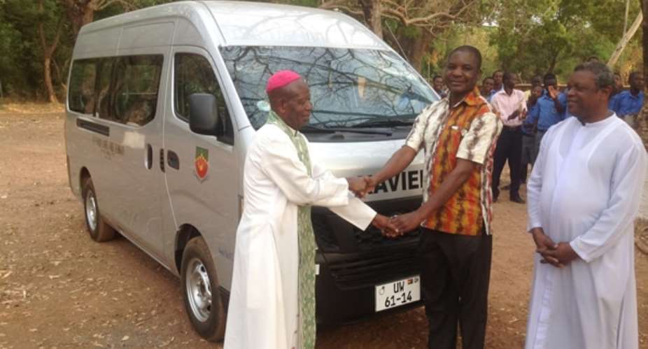 St Francis Xavier PTA donates bus to school