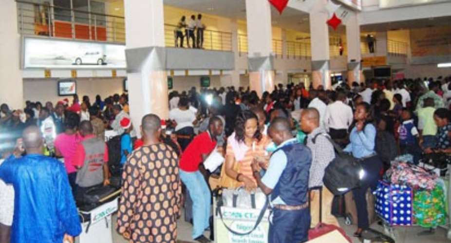 15 million Nigerians want to go to America – survey