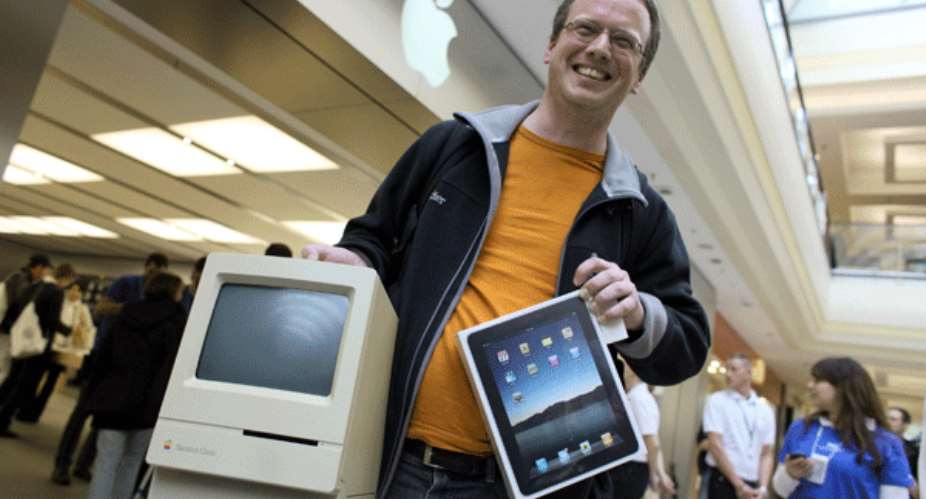 Meanwhile Computer Still Using A Desktop Computer? Here Are 6 Reasons To Change It!