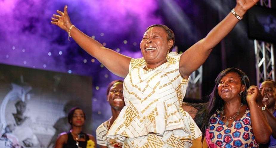 MTN Rewards Heroes Of Change For Their Selfless Acts