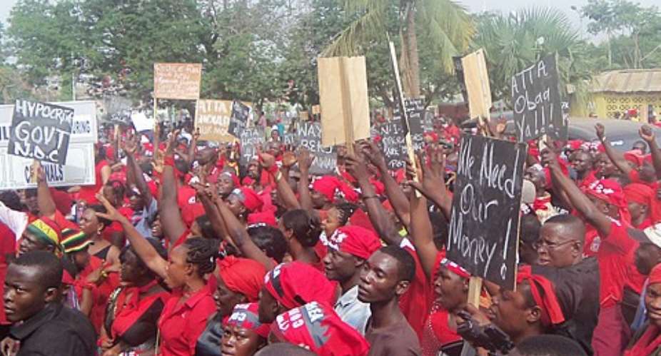 Striking workers vow to pour fuel into fire with nationwide demo
