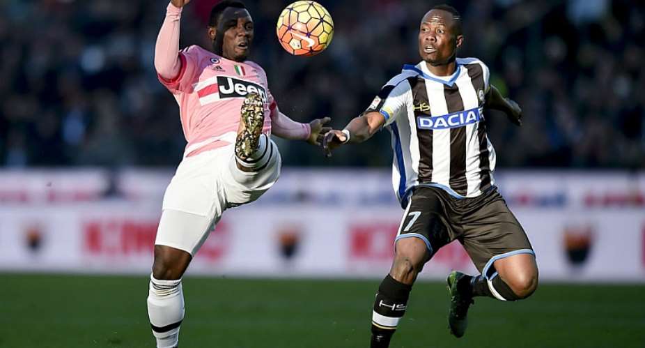 Kwadwo Asamoah battles with Udinese's Kwadwo Asamoah.