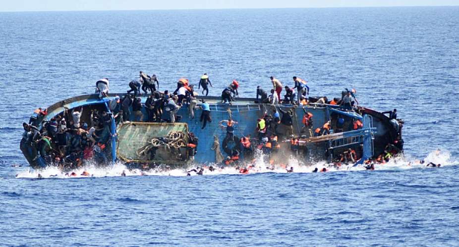 Shipwrecks kill up to 700 migrants