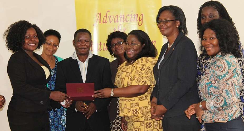 UPSA student wins Zonta International Women in Business Scholarship
