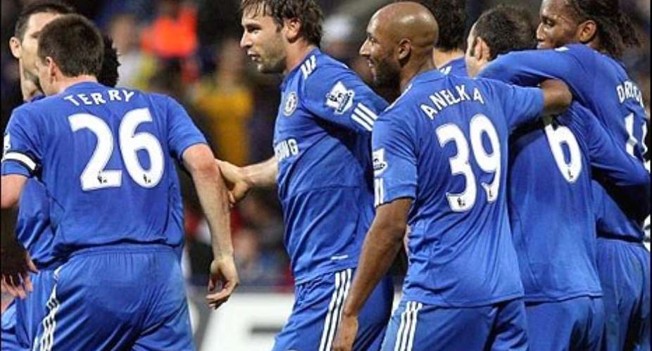 Salomon Kalou gives Chelsea  crucial point as they play 1 - 1 with Everton