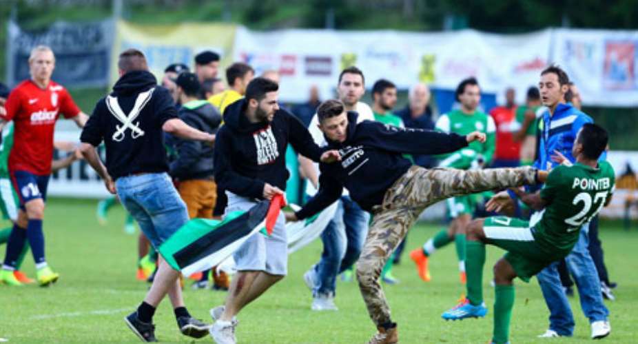 Israeli footballers attacked in a friendly