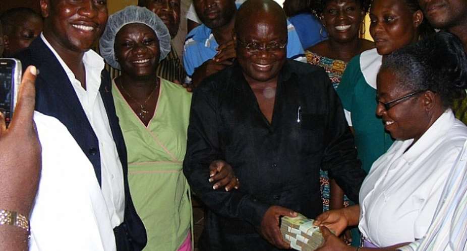 Akufo-Addo visits Senya Beraku acciddent victims, mourns with bereaved
