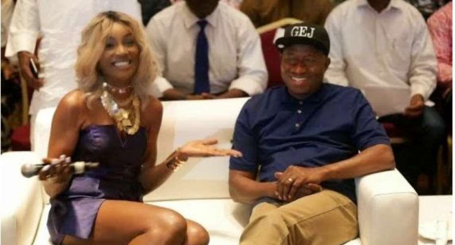 Nigerians slam Seyi Shay for her skimpy outfit to meet Goodluck Jonathan