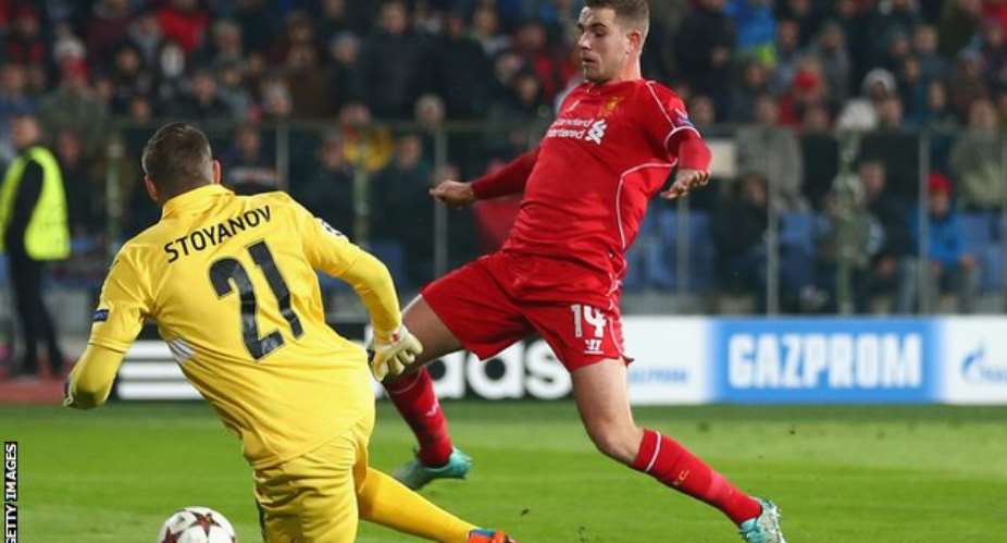 Draw keeps Liverpool hopes alive