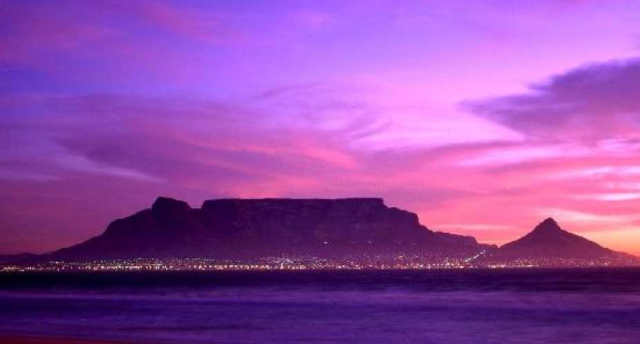 Table Mountain voted leading tourist attraction for 2014