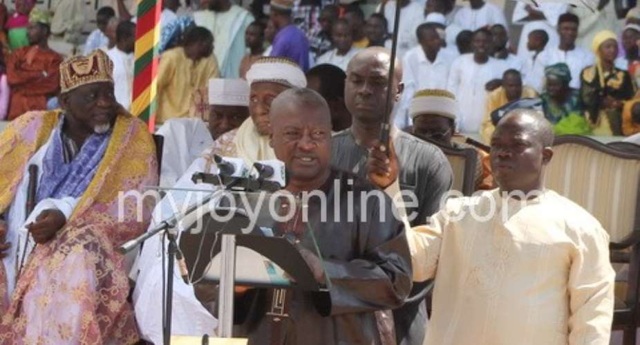 Economy will recover by end of the year; Mahama assures workers