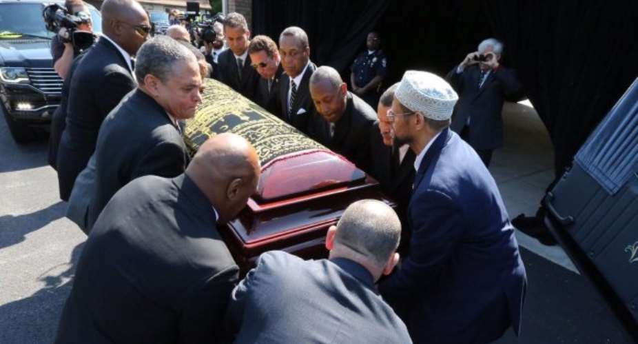 Photos: Muhammad Ali receives rousing farewell at Louisville memorial