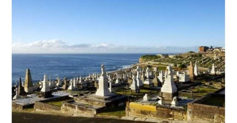 Rooms with a view - grave plots at Waverley cemetery in the eastern suburbs of Sydney. (Oliver Strewe/LPI)