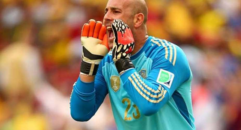 Pepe Reina respects Liverpool contract