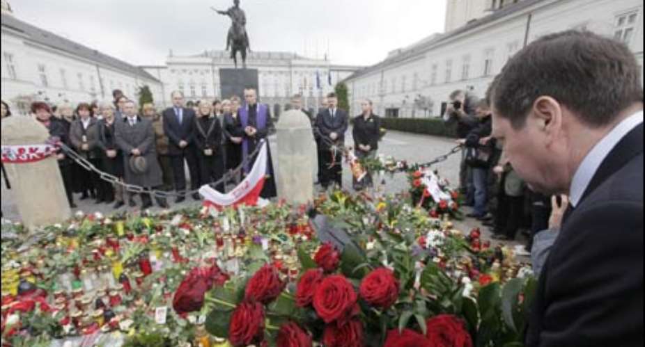 Poland holds tribute for dead President Lech Kaczynski