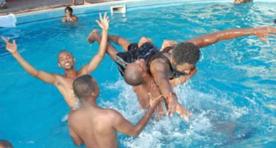 Students Get Loose at Grown  Sexy Pool Party