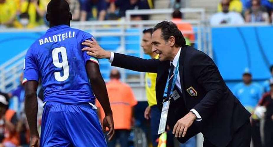 Former Italy coach Cesare Prandelli takes aim at Mario Balotelli, Giuseppe Rossi