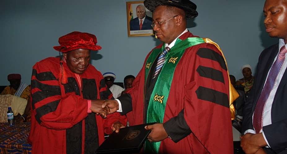 Prince Ankrah receiving his honorary doctorate degree
