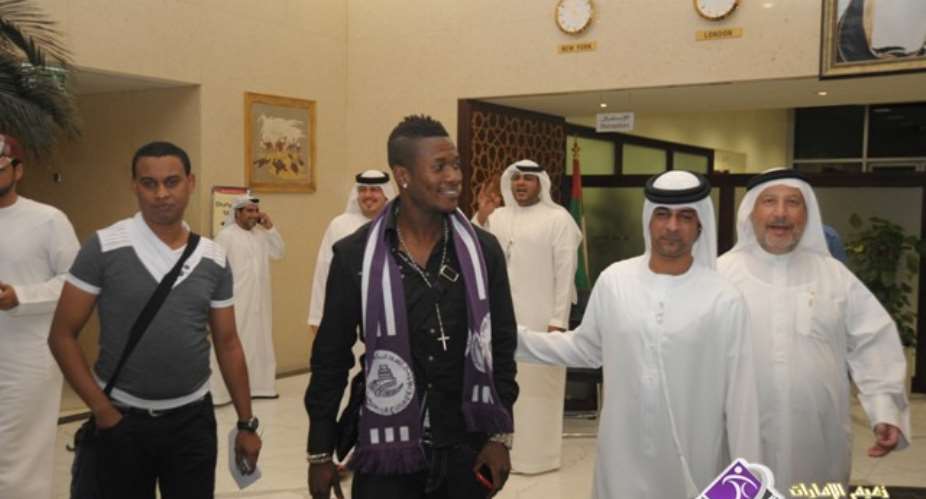 Black Stars captain Asamoah Gyan donates rice, cash to support 2016 Sheikh Sharubutu Ramadan Cup