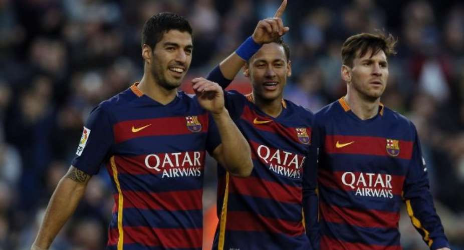 Neymar double helps red-hot Barcelona to 4-0 victory over Real Sociedad