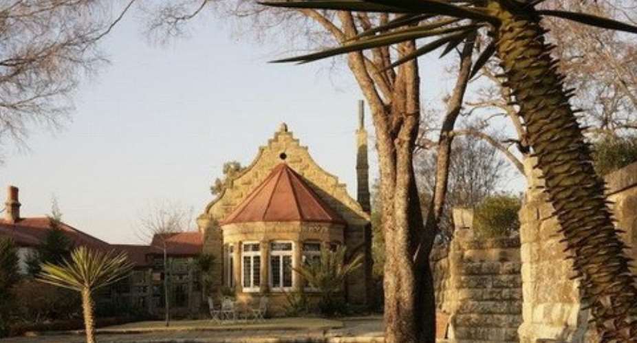 Experience 1 of Africa's legendary homes 'Prynnsberg Manor, Free State'