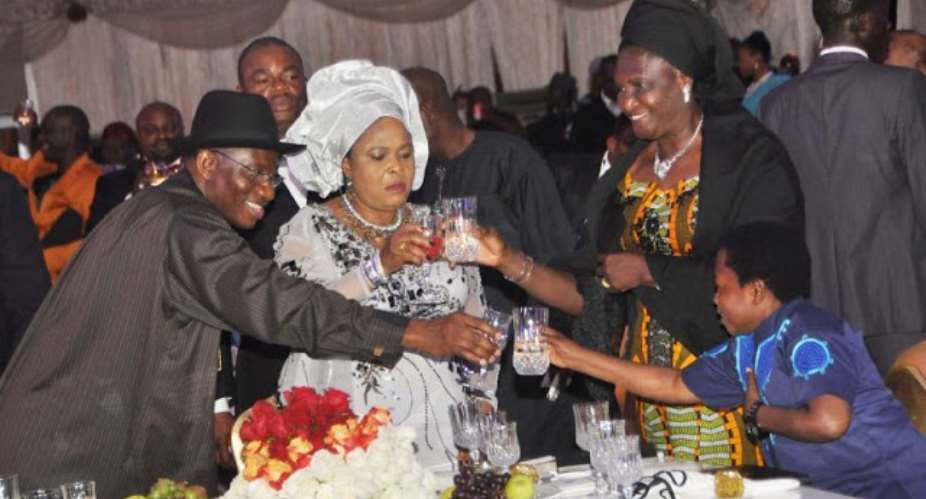 Pics from President Jonathans dinner with Nollywood stars