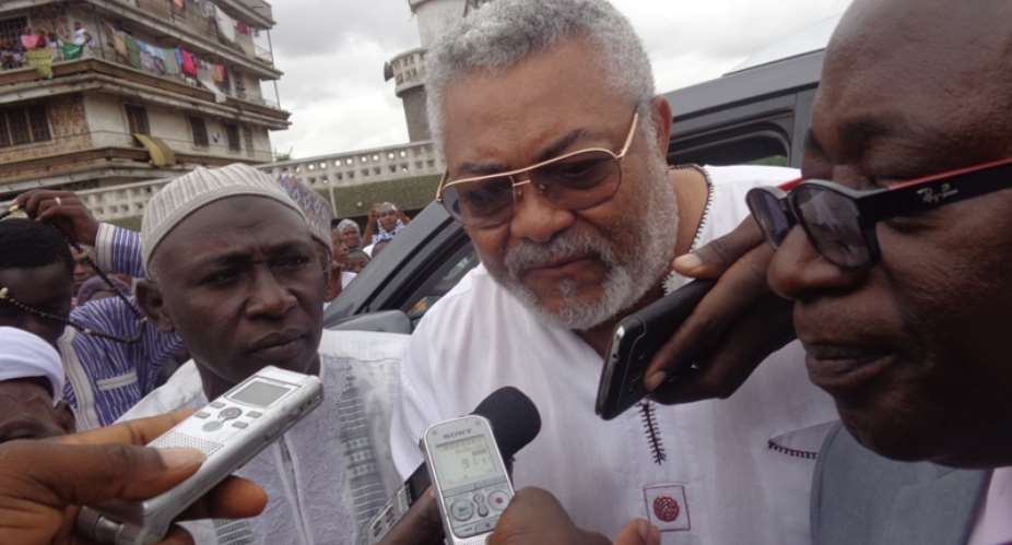 Rawlings visits Aboabo, calls for speedy solution to floods
