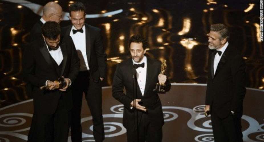 Oscars Recap: Afflecks Argo wins Best Picture, Michelle Obama appears & more
