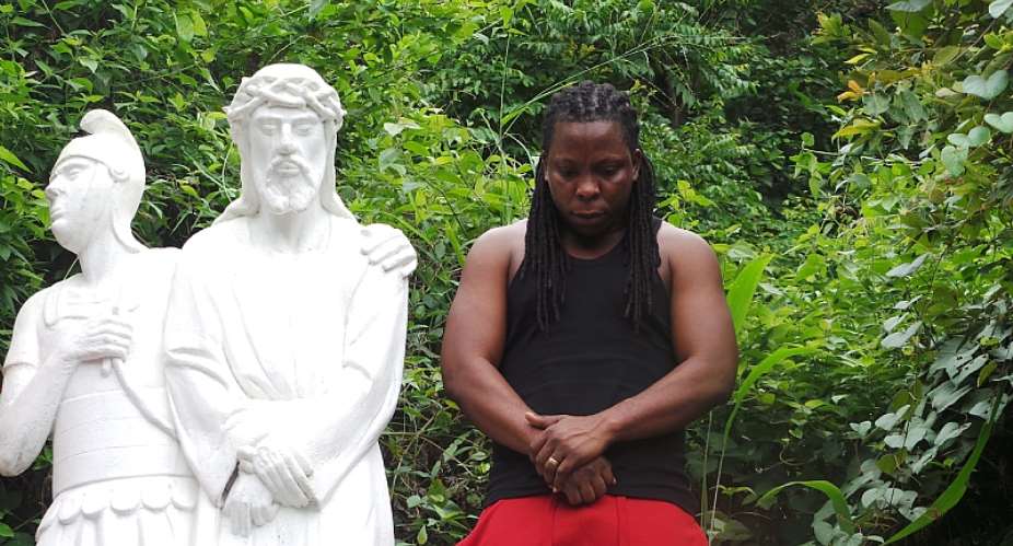 Books And Rhymes Tour: Edem Poses With JESUS On His Way To Kpando