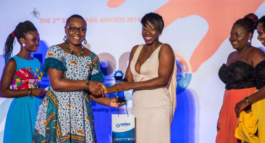 Sixth Sense CEO Wins SMEGA Woman Entrepreneur Of The Year Award